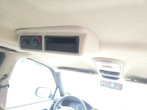 Used 2000 Chevrolet Venture LS FWD image 16