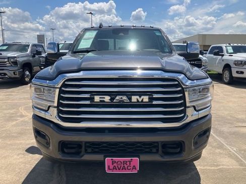 Used 2023 RAM 2500 Limited AWD/4WD image 2