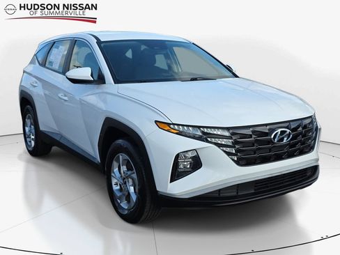 Used 2024 Hyundai Tucson SE AWD/4WD image 1