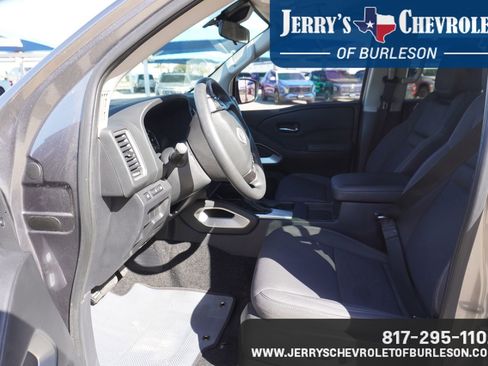 Used 2022 Nissan Frontier SV image 6