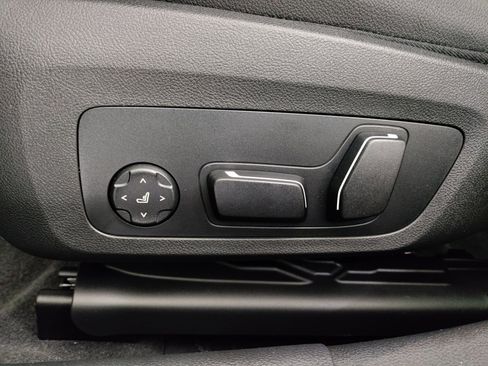 New 2026 BMW 330i 330i w/ Convenience Package image 11