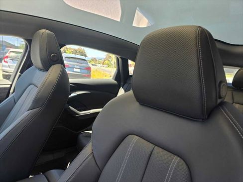 Used 2025 Audi A6 e-tron Premium Plus AWD/4WD image 28