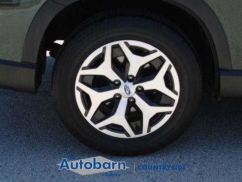 Used 2023 Subaru Forester Premium AWD/4WD image 32