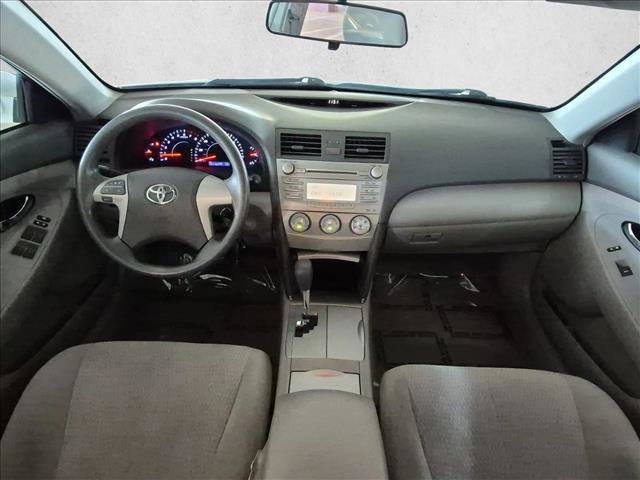 Used 2011 Toyota Camry LE FWD image 17