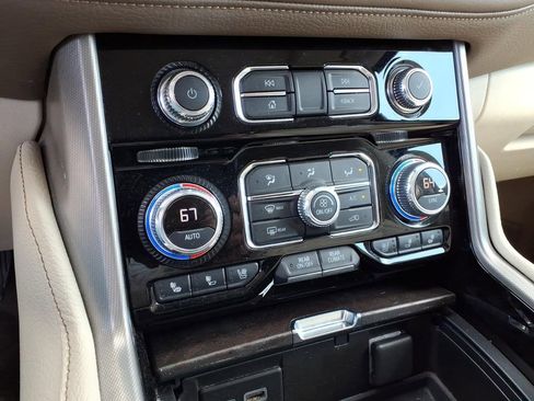 Used 2022 GMC Yukon Denali w/ Denali Ultimate Package image 12