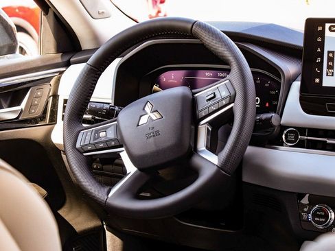New 2025 Mitsubishi Outlander SEL AWD/4WD image 27