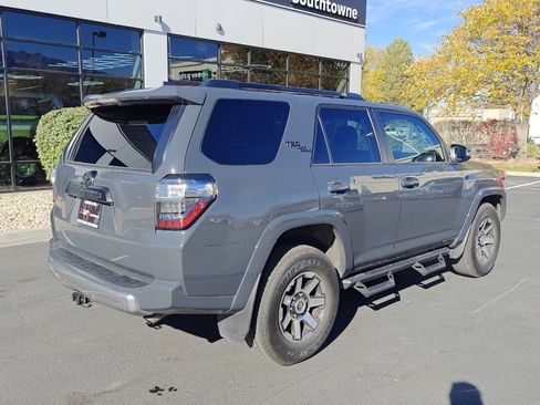Used 2024 Toyota 4Runner TRD Off-Road Premium image 7