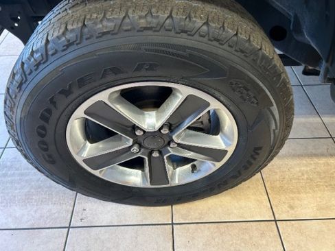 Used 2019 Jeep Wrangler Unlimited Sahara AWD/4WD image 21