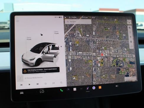 Used 2022 Tesla Model Y Performance AWD/4WD image 22