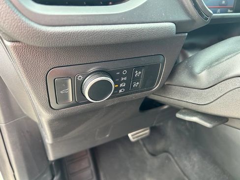 Used 2024 Ford Escape ST-Line w/ Tech Pack #1 AWD/4WD image 19