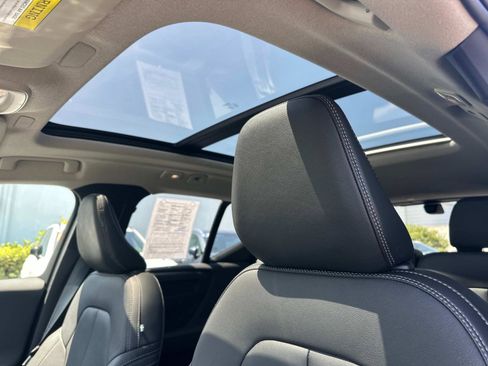 Certified 2025 Volvo XC40 B5 Plus w/ Climate Package image 35