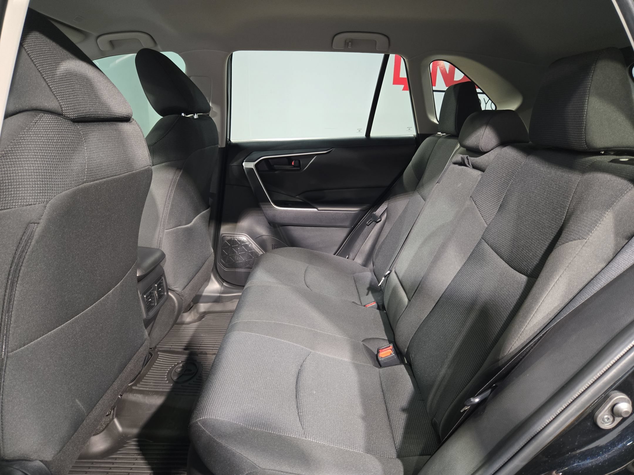 Used 2024 Toyota RAV4 LE AWD/4WD image 34