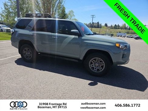 Used 2022 Toyota 4Runner TRD Off-Road AWD/4WD image 3