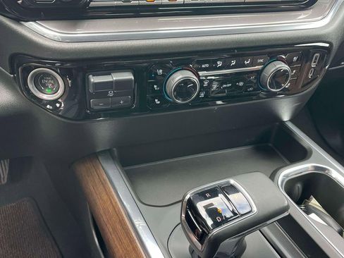 Certified 2023 Chevrolet Silverado 1500 High Country w/ Technology Package AWD/4WD image 31
