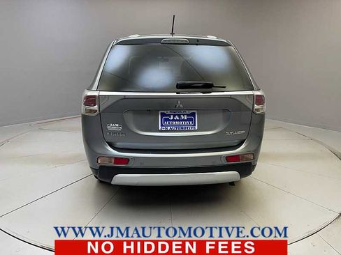 Used 2015 Mitsubishi Outlander SE AWD/4WD image 4