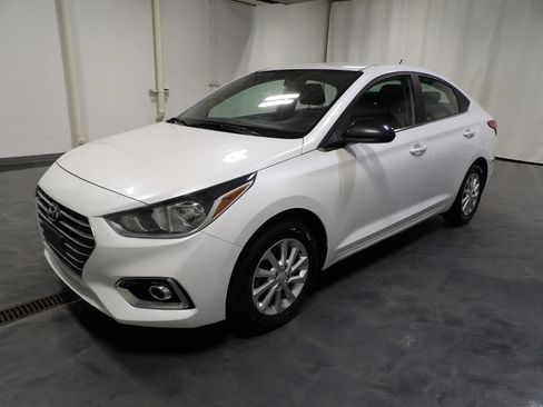 Used 2022 Hyundai Accent SEL FWD image 3
