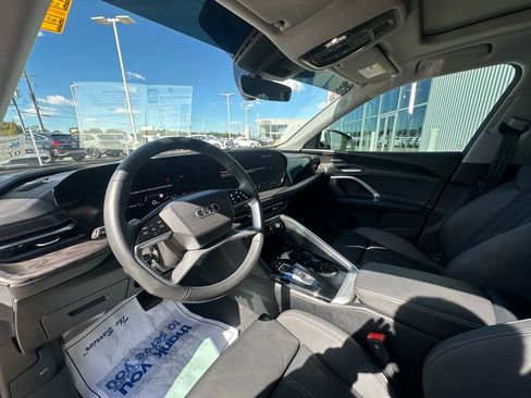 Used 2025 Audi Q5 Premium Plus image 11