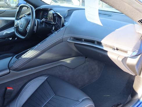 Used 2023 Chevrolet Corvette Stingray Preferred Cpe w/ Z51 Performance Package RWD image 32