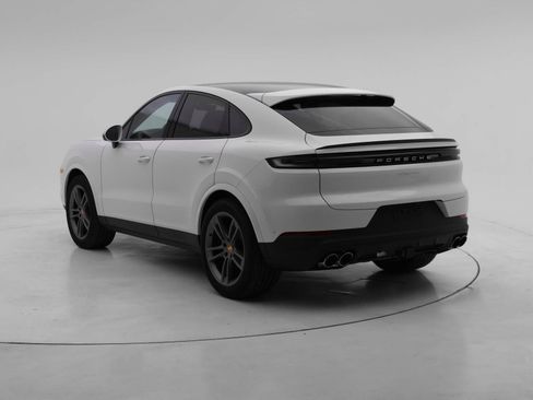 Used 2024 Porsche Cayenne Coupe image 3