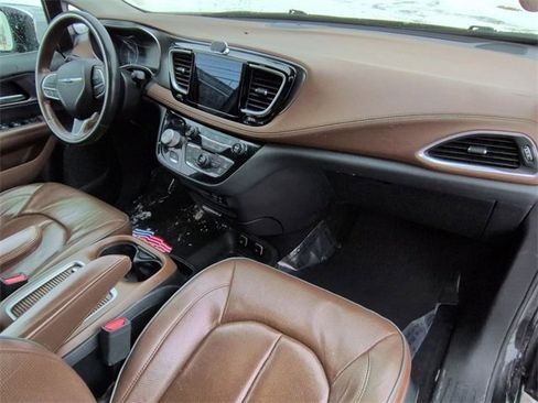 Used 2019 Chrysler Pacifica Limited w/ Tire & Wheel Group image 28
