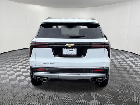Used 2025 Chevrolet Traverse LT AWD/4WD image 5