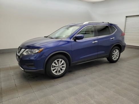 Used 2020 Nissan Rogue SV FWD image 2