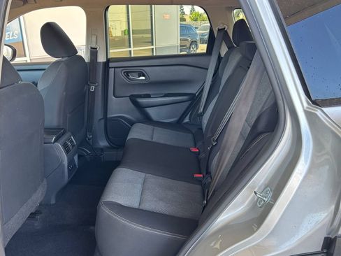 Used 2025 Nissan Rogue SV AWD/4WD image 24