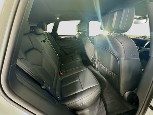 Certified 2025 Porsche Macan image 29