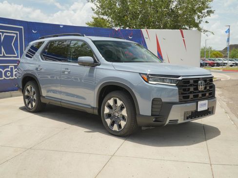 New 2026 Honda Pilot Touring image 3