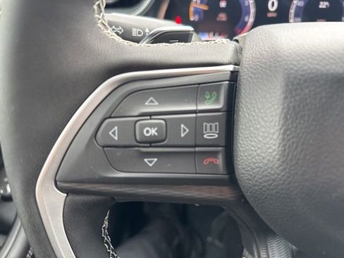 New 2025 Jeep Grand Cherokee Altitude image 13