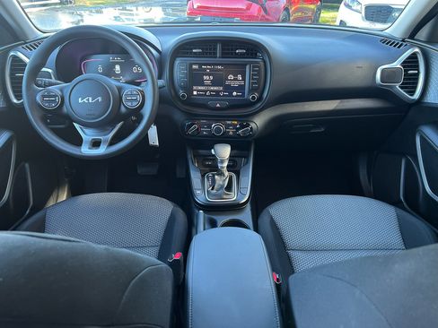 Used 2025 Kia Soul LX w/ LX Technology Package image 22
