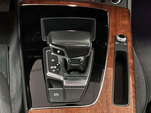 Used 2023 Audi Q5 2.0T Premium w/ Convenience Package image 19