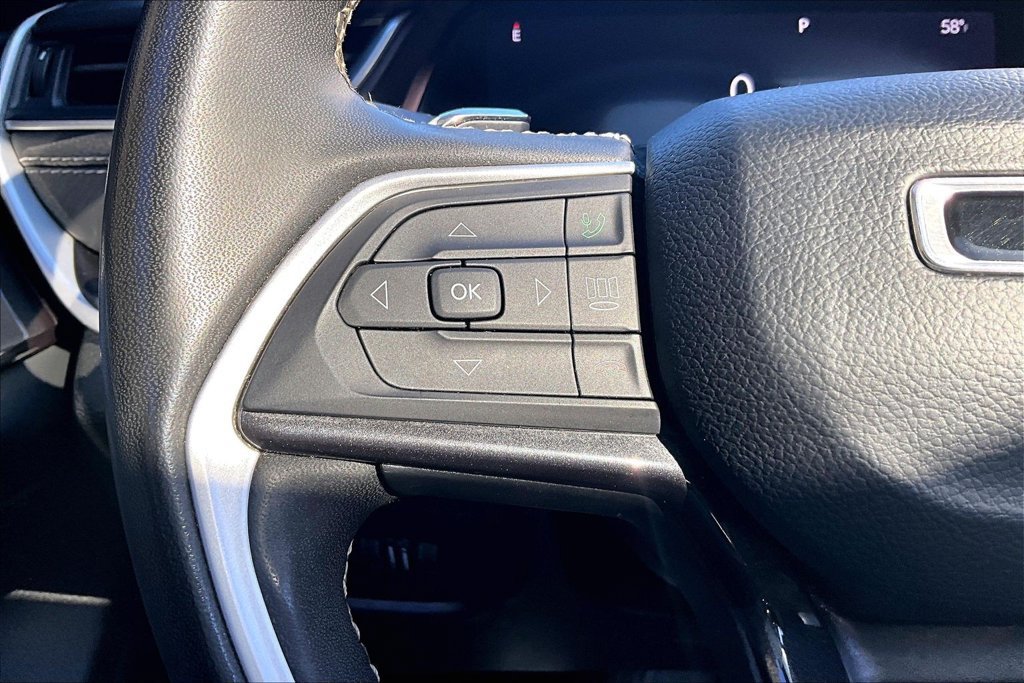 Used 2023 Jeep Grand Cherokee Altitude AWD/4WD image 11