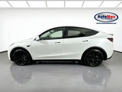 Used 2023 Tesla Model Y Long Range image 9
