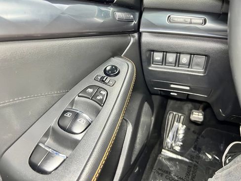 Used 2022 Nissan Maxima SR w/ Sport Mat Group FWD image 23