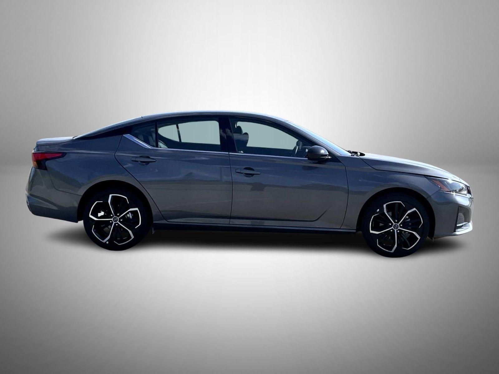 Used 2025 Nissan Altima 2.5 SR AWD/4WD image 4