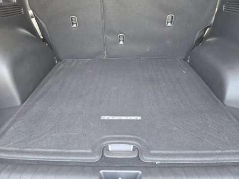 Certified 2025 Hyundai Tucson SE FWD image 31