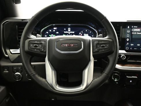 Used 2025 GMC Sierra 1500 Elevation AWD/4WD image 16