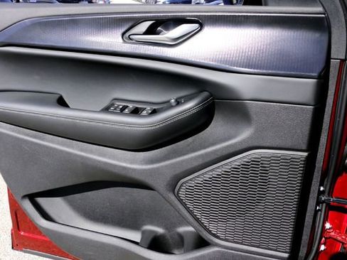 New 2025 Jeep Grand Cherokee L Altitude image 16