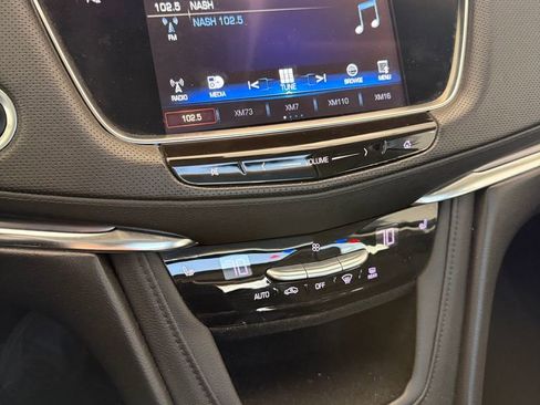 Used 2017 Cadillac XT5 Luxury FWD image 10