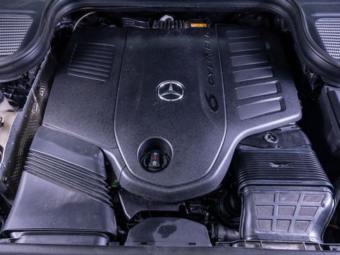 Used 2024 Mercedes-Benz GLE 450 4MATIC image 7