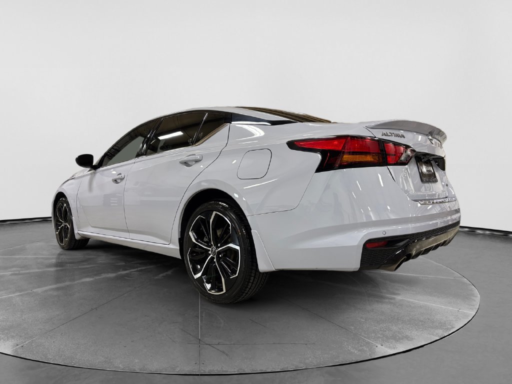 Used 2023 Nissan Altima 2.5 SR w/ SR Premium Package AWD/4WD image 27
