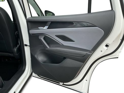 New 2026 Volkswagen Tiguan SE R-Line AWD/4WD image 18