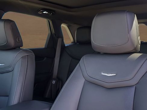 New 2026 Cadillac XT5 Premium Luxury w/ LPO, ONYX Package image 5