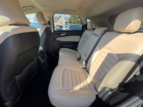 Used 2024 Ford Edge SEL AWD/4WD image 10