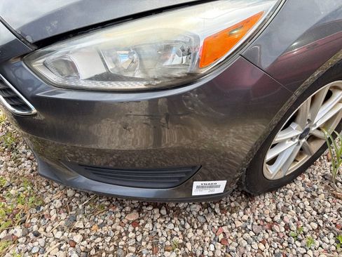 Used 2016 Ford Focus SE FWD image 2