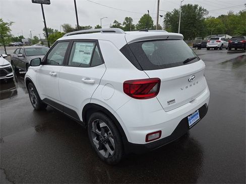 New 2025 Hyundai Venue SEL image 8