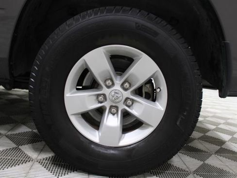 Used 2018 RAM 1500 Express image 43