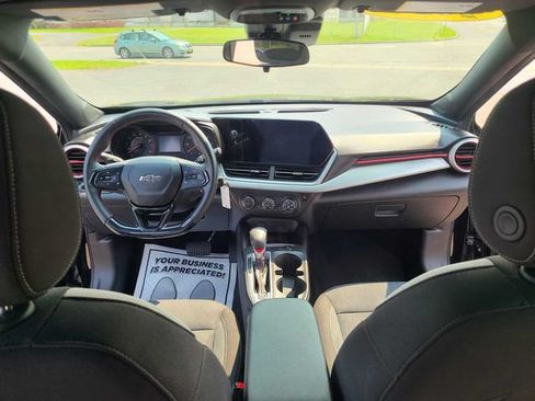 Used 2024 Chevrolet Trax RS w/ Driver Confidence Package FWD image 12