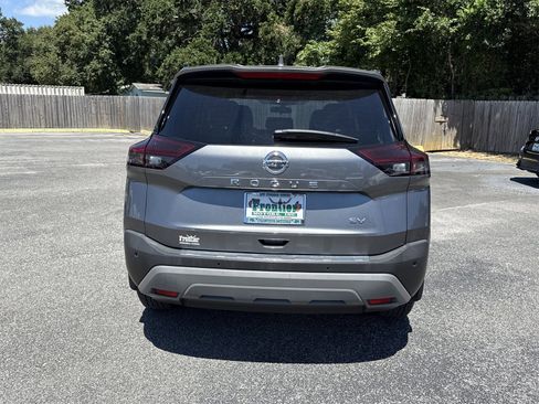 Used 2021 Nissan Rogue SV image 4